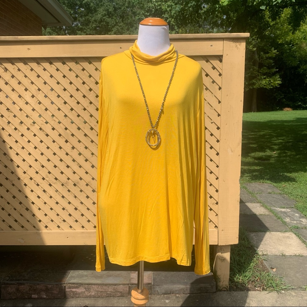 🏷️ NEW It’s Plus Size Gold Rayon Stretch Turtleneck 1X 2X